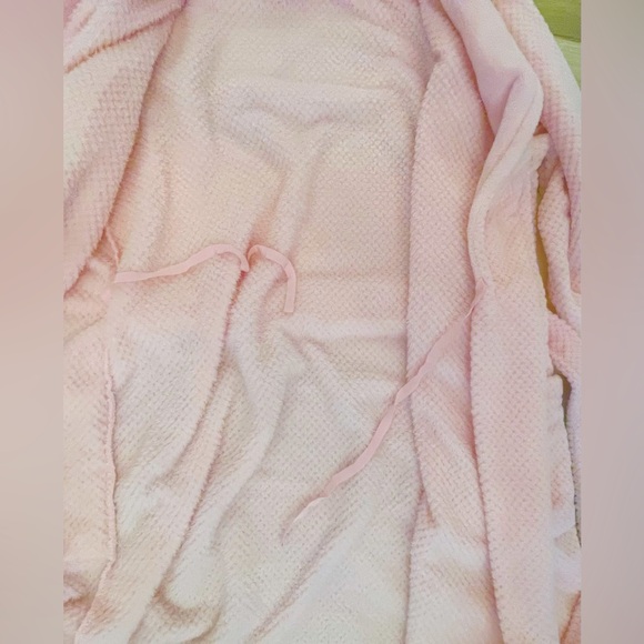 Ulta Beauty Robe - Picture 8 of 8